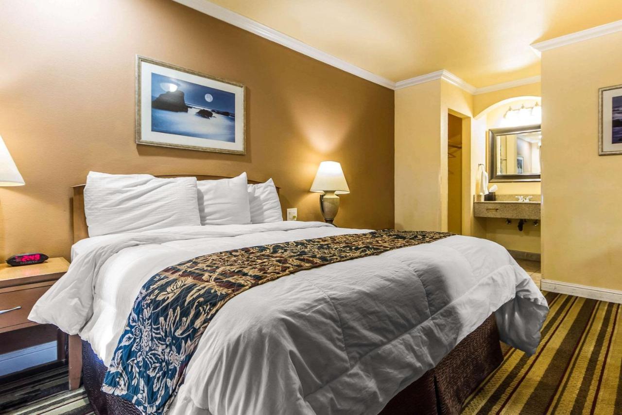 أوكلاند، كاليفورنيا Rodeway Inn & Suites Near The Coliseum & Arena المظهر الخارجي الصورة
