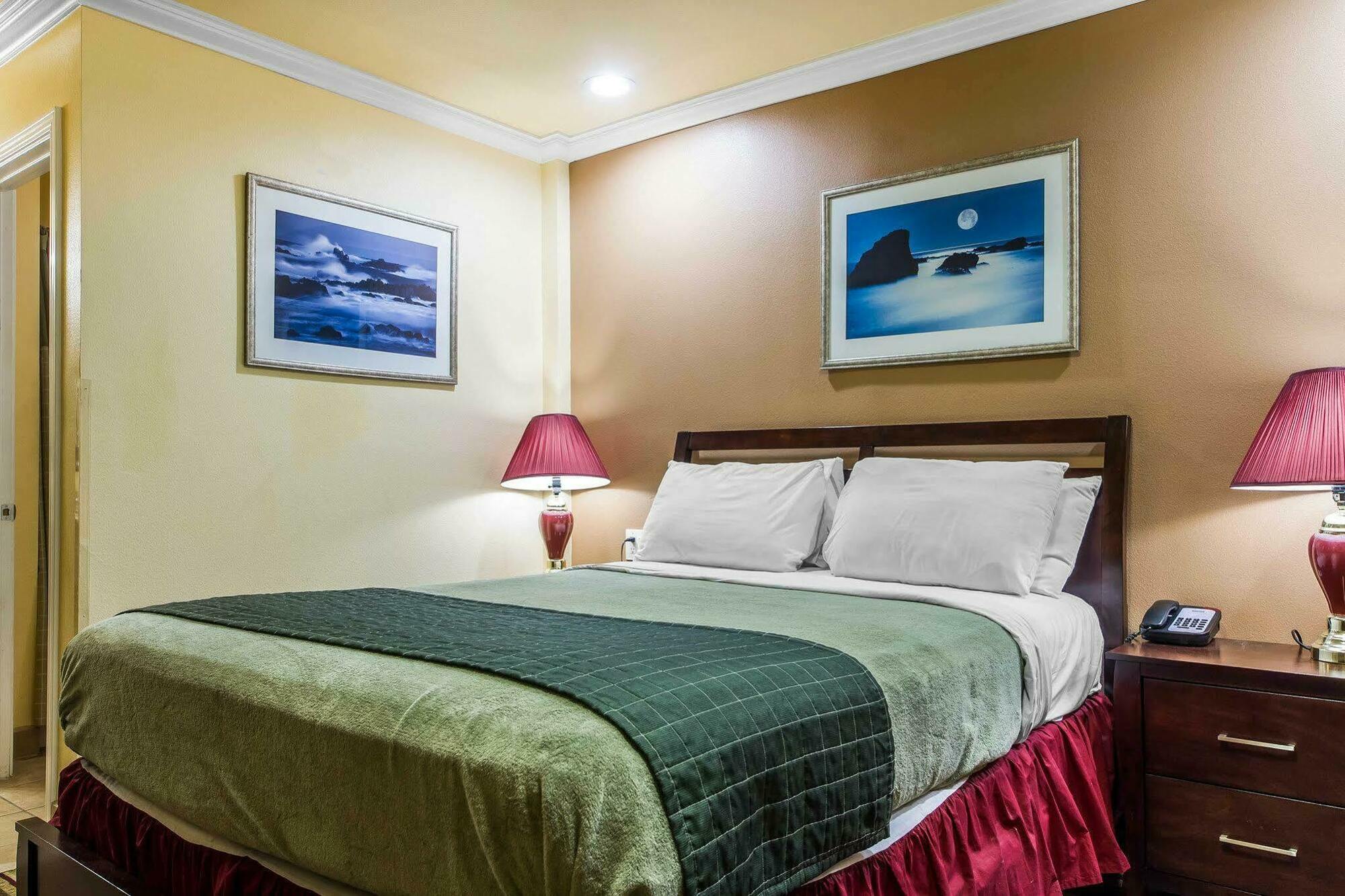 أوكلاند، كاليفورنيا Rodeway Inn & Suites Near The Coliseum & Arena المظهر الخارجي الصورة